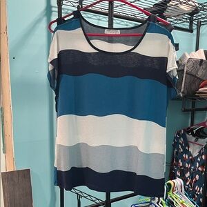Wavy Striped Short Sleeve Scoop Neck Top in Teal, Navy & White